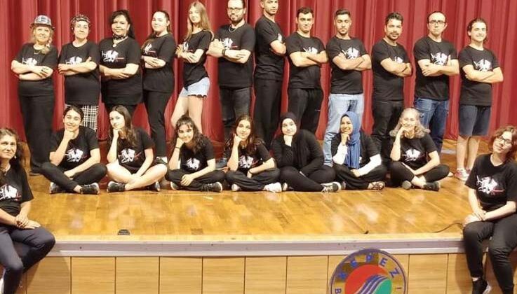 KBT Atölyesi kursiyerlerinden tiyatro gösterisi