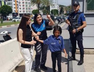 Polis lösemi hastası Hira Nur’un hayalini yerine getirdi