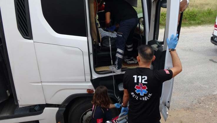 İzmir’den Antalya’ya gelen tır şoförünü ölüm direksiyonda yakaladı
