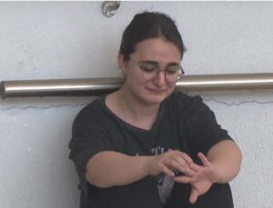 Kapının kapalı olduğunu görünce dünyası başına yıkıldı