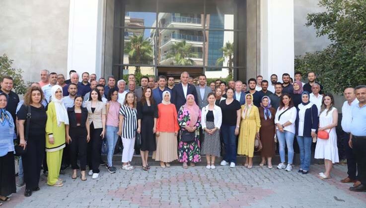 Bakan Ersoy: “Antalya’ya havadan günlük 90 ila 100 bin arasında yabancı turist girişi oluyor”