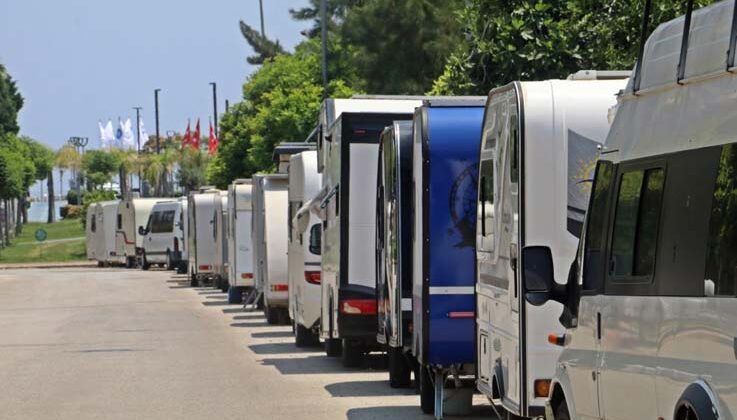 4 kişilik ailede 100 bin liraya kadar çıkan 5 yıldızlı otel fiyatları, yerli tatilcileri karavanlara yöneltti