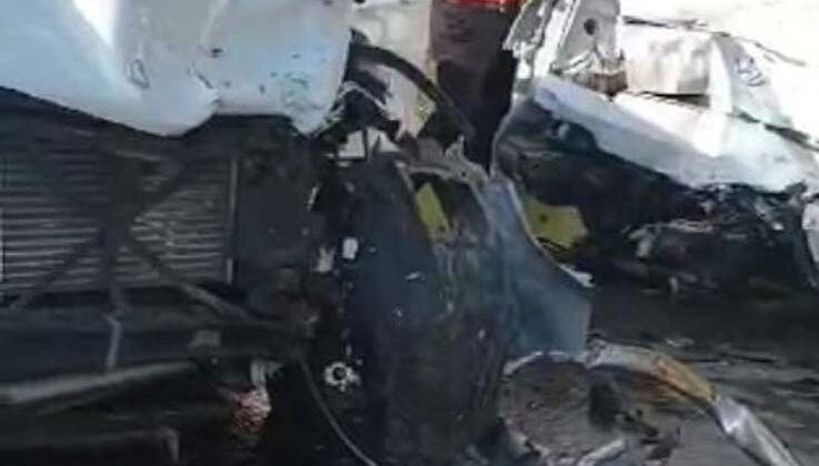 Antalya’da kamyonetle otomobil çarpıştı: 1 ölü, 1 yaralı