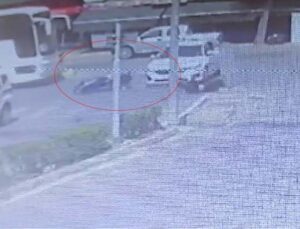 Kavşakta otomobille çarpışan motosiklet sürücüsü ölümden döndü
