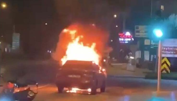 Antalya’da seyir halindeki araç alev alev yandı