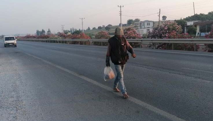 Karayolunun ortasında çıplak ayakla yürüyünce jandarmayı harekete geçirdi