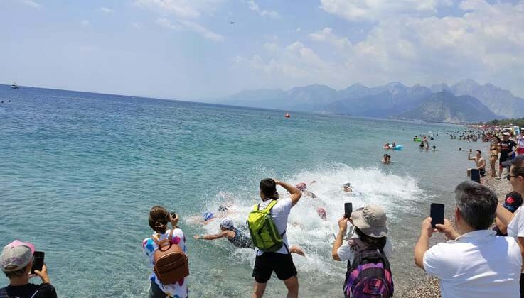 Genç sporcular hem yarıştı hem eğlendi
