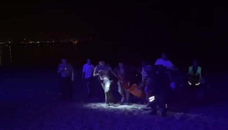 Boğulma tehlikesi geçiren gencin başında ilk yardım tartışması