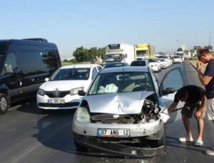 Zincirleme kazaya karışan minibüs sürücüsü olay yerinden kaçtı