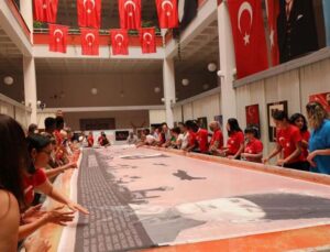 15 Temmuz 15 metrelik ebru çalışması ile anıldı