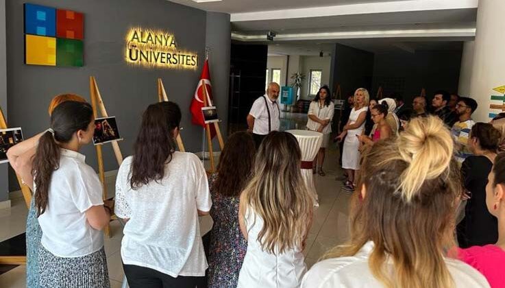 Alanya Üniversitesi’nde 15 Temmuz fotoğraf sergisi