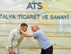 Başkan Ali Bahar’dan başpehlivana ‘El ense’