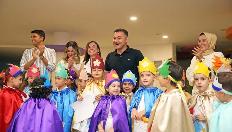 Alanya Belediyesi kreş ve çocuk akademisi ilk mezunlarını verdi