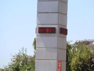Antalya’da termometreler 46’yı gösterdi, sahil ve sokaklar boşaldı