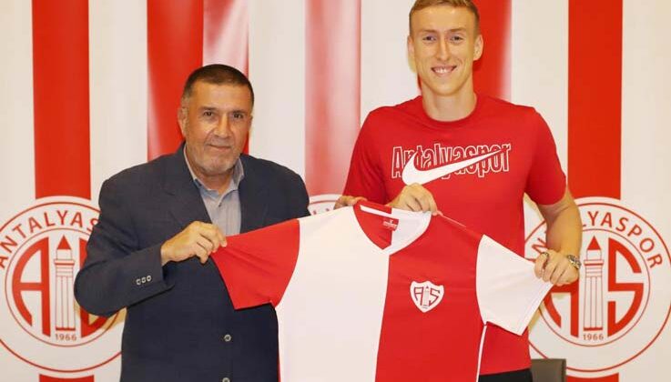 Antalyaspor, Adam Buksa’yı transfer etti