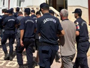 Antalya’da 84 düzensiz göçmen yakalandı, 7 şüpheli gözaltına alındı