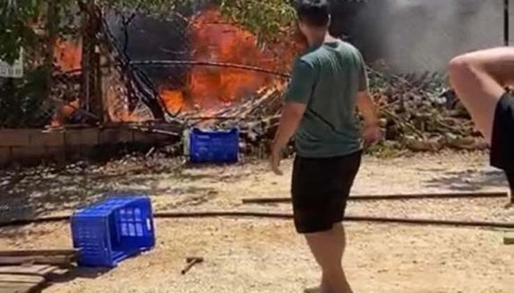 Geleceğim’ dediği masa ve sandalyeleri gözü önünde küle döndü