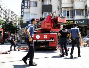 Sıcak hava dinlemediler, yangın söndürme çalışmalarını ilgiyle takip ettiler