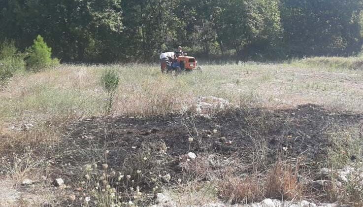 Manavgat’taki yangın ormana sıçramadan söndürüldü