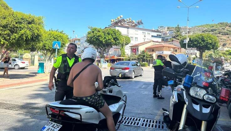 Alanya’da polis ekiplerinden motosiklet denetimi
