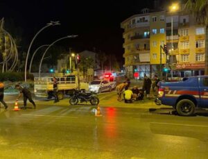 Gazipaşa’da kamyonet ile motosiklet çarpıştı : 1 yaralı