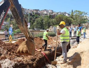 Finike Kanalizasyon Şebeke Hattı inşaatında sona gelindi