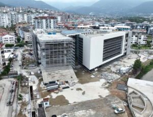 Alanya’nın dört bir yanında çalışmalar hızla sürüyor