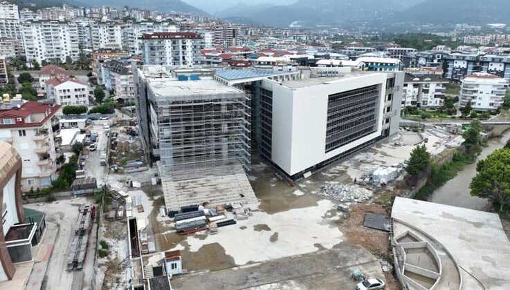 Alanya’nın dört bir yanında çalışmalar hızla sürüyor