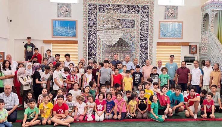 Yaz Kur’an Kursu öğrencilerine yemek ikramı