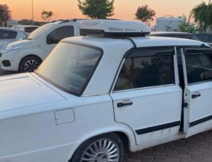 Çöl sıcaklarıyla baş edemedi, 1992 model otomobiline ev tipi klima taktırdı