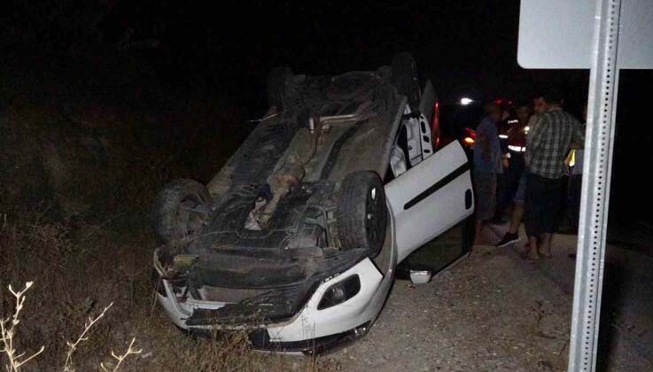 Manavgat’ta otomobil takla attı: 2 yaralı