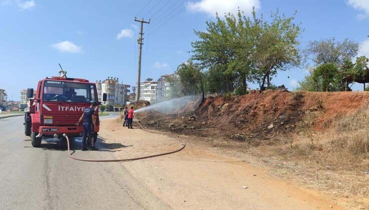Manavgat’ta ot ve makilik yangını büyümeden söndürüldü