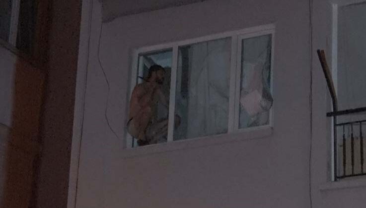 Kendini eve kilitleyip elinde bıçakla polise direndi, 1’inci kattan düşüp yaralandı