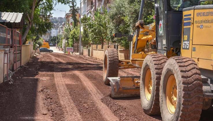 Kepez Gündoğdu’nun asfaltını yeniliyor