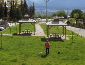 Kepez Belediyesi, ihale yöntemiyle 13 mahalle parkı inşa ediyor