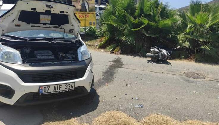 Sigortasız motosikletle kaza yapan ehliyetsiz sürücü yaralandı
