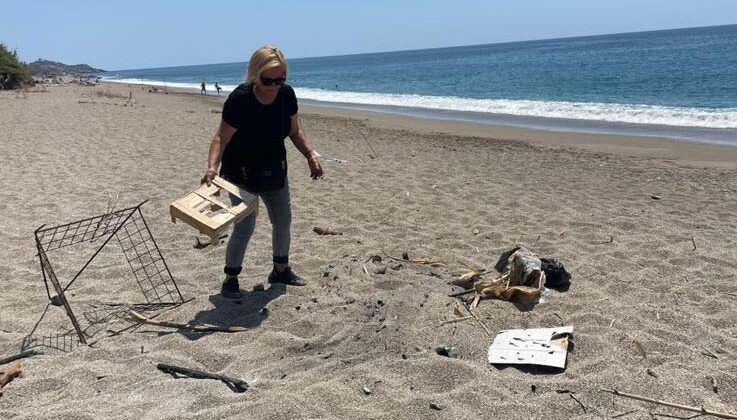 Caretta caretta yuvasının üzerinde yakılan mangalı gören çevreciler gözyaşlarını tutamadı