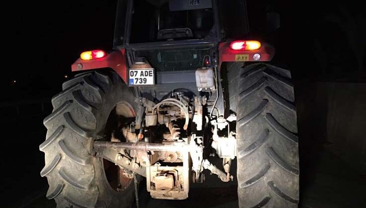 Antalya’da traktör yayaya çarptı: 1 yaralı