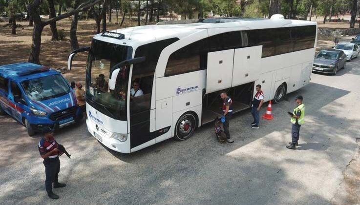 Antalya’nın gözde turizm merkezlerinde uyuşturucu operasyonu: 11 gözaltı