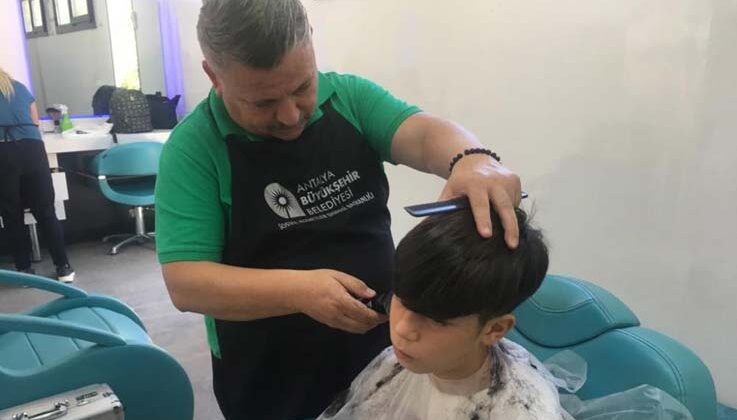 Büyükşehir mobil kuaför tırı yaylalarda