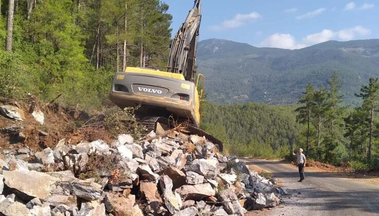 Alanya’da yayla yollarına bakım onarım