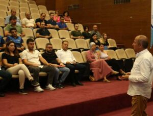 Belediye personeline protokol eğitimi