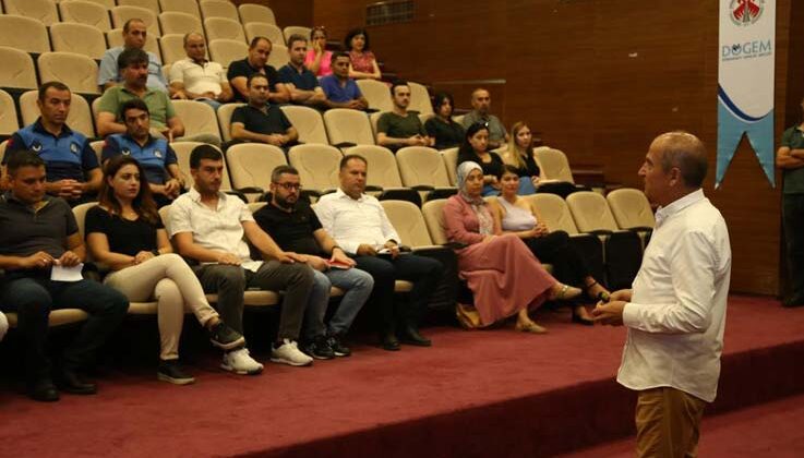 Belediye personeline protokol eğitimi