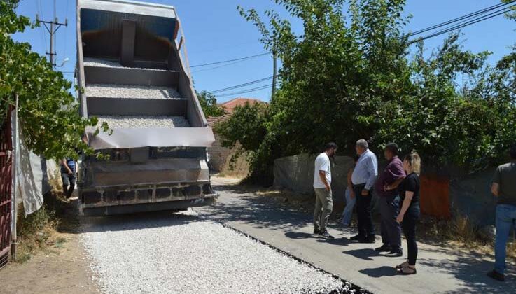 Büyükşehirden Salur Mahallesi’nde asfaltlama çalışması