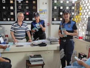 Vatandaşlara ve turistlere dolandırıcıların yöntemleri tek tek anlatıldı