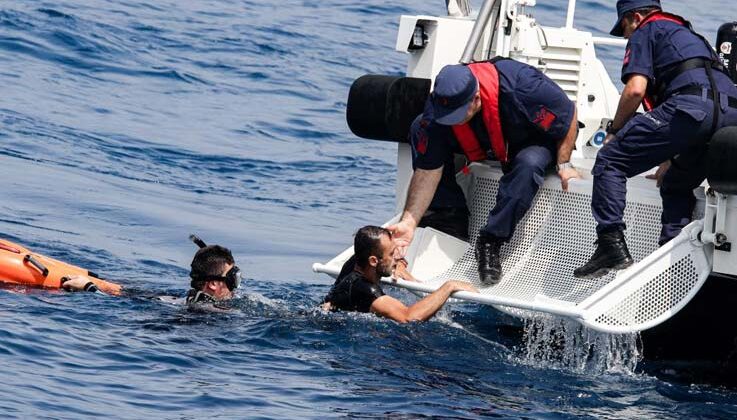 Antalya’da Sahil Güvenlik Komutanlığı ekiplerinden nefes kesen kurtarma tatbikatı