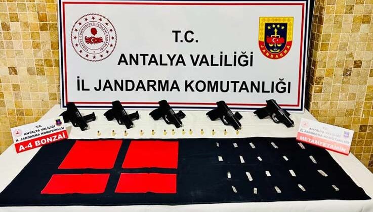 Antalya’da jandarmadan silah ve uyuşturucu madde operasyonu: 2 gözaltı