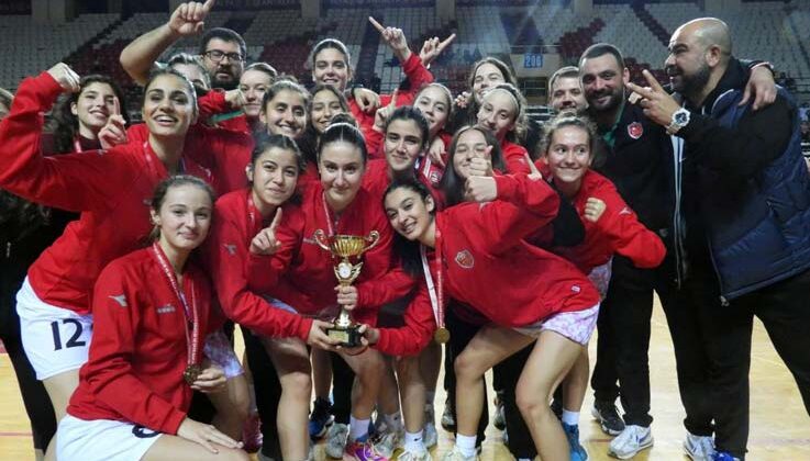 Basketbolcu Hazal Çetin, Antalya Toroslor’a transfer oldu
