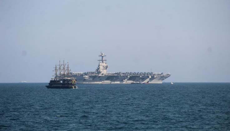 ABD uçak gemisi Antalya’ya demirledi