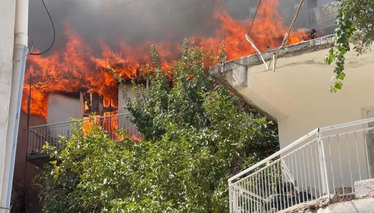 Yatalak çift çıkan yangında hayatını kaybetti
